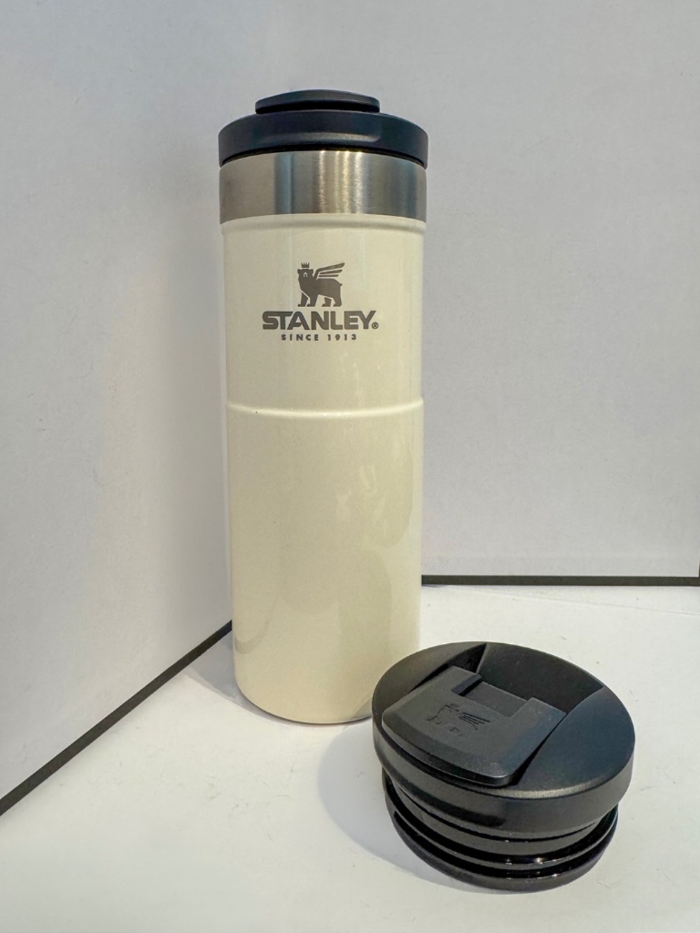Stanley Travel Flip Top Mug (New with 2 lids)